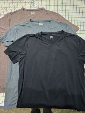 3 32 Degrees Cool Tee's